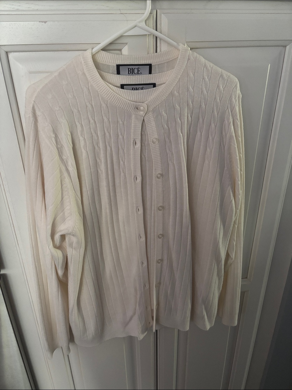 Bice Ivory Cable Knit Sweater Set Size M.